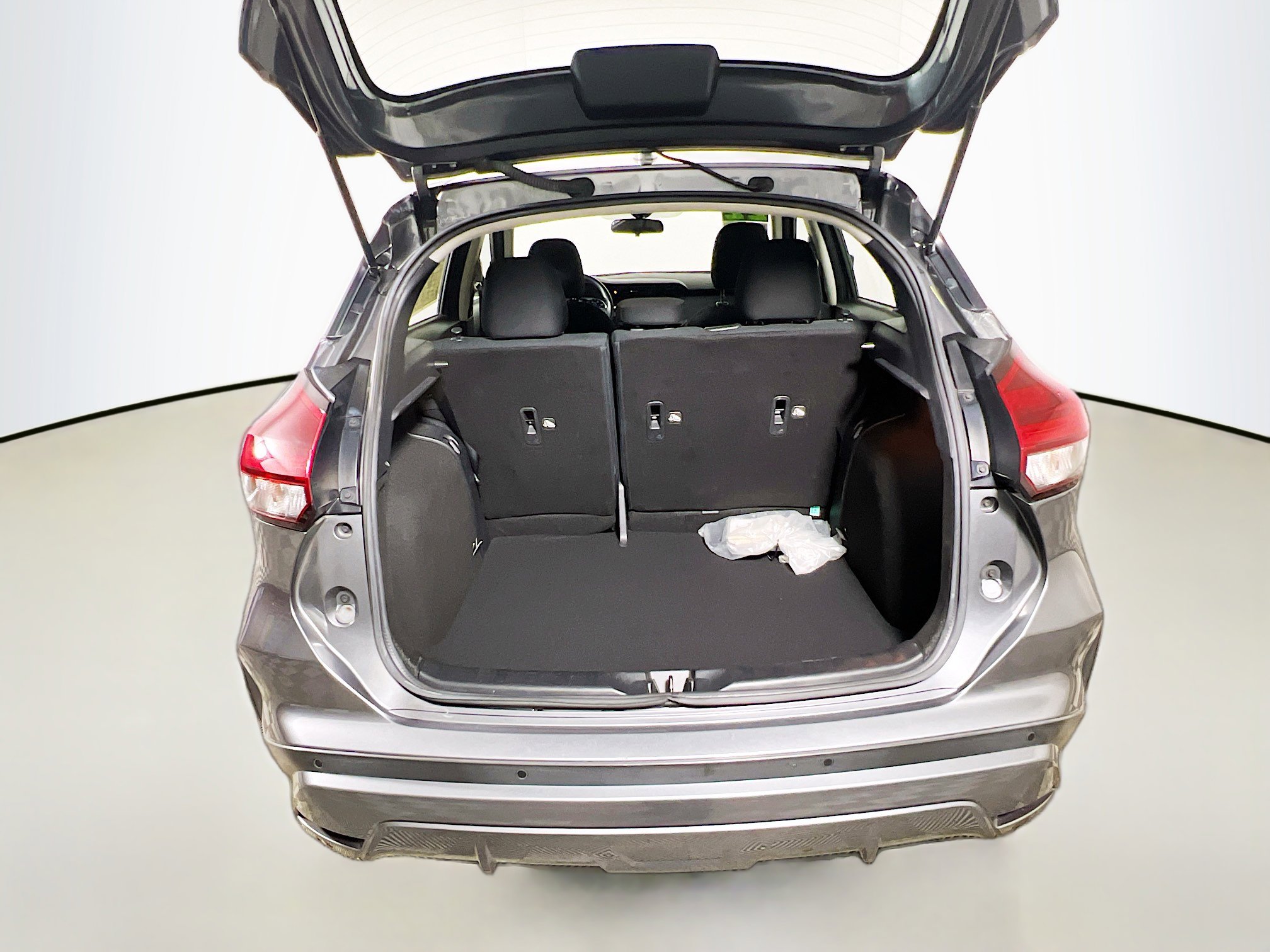 Used 2023 Nissan Kicks S image 33