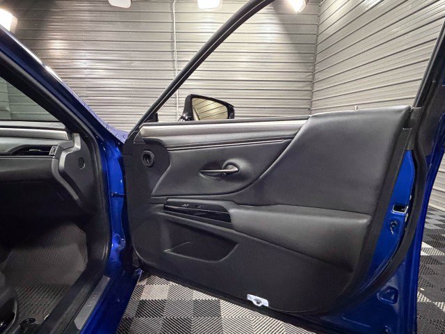 Used 2023 Lexus ES 300h F Sport image 36