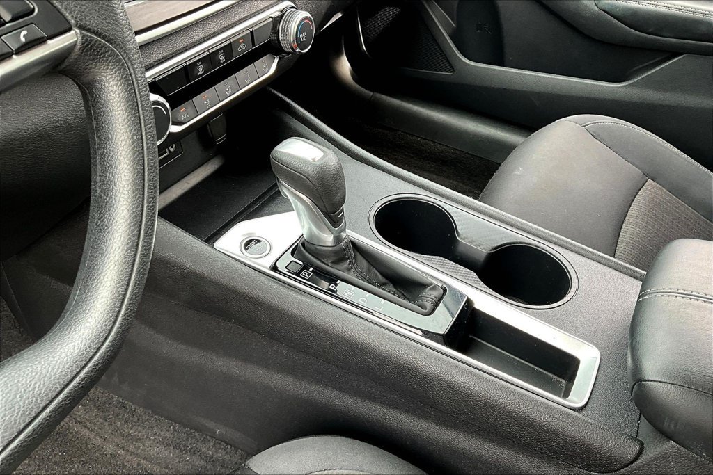 Used 2025 Nissan Altima 2.5 SV FWD image 19