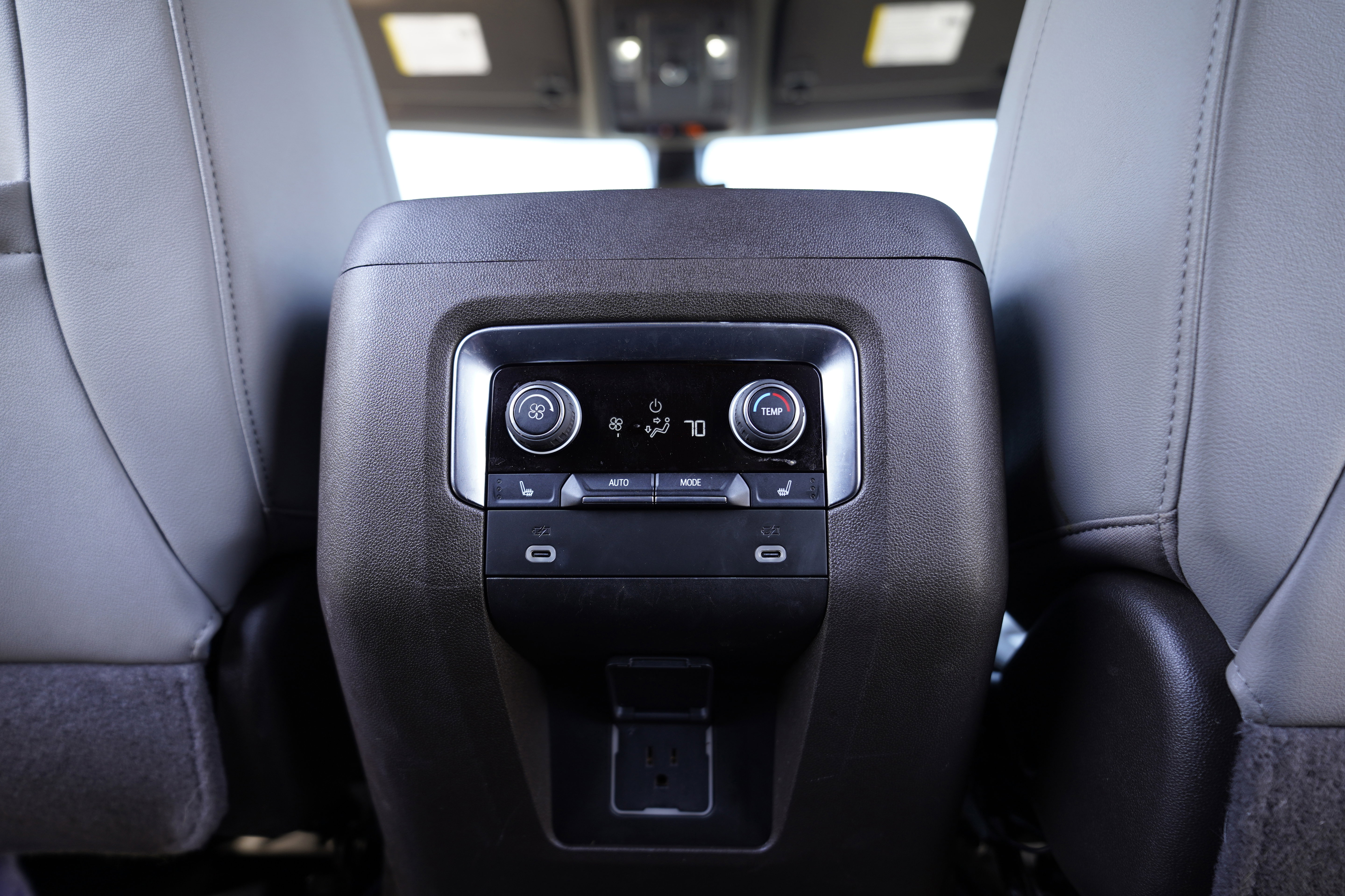 Used 2022 Chevrolet Tahoe LT w/ Luxury Package image 13