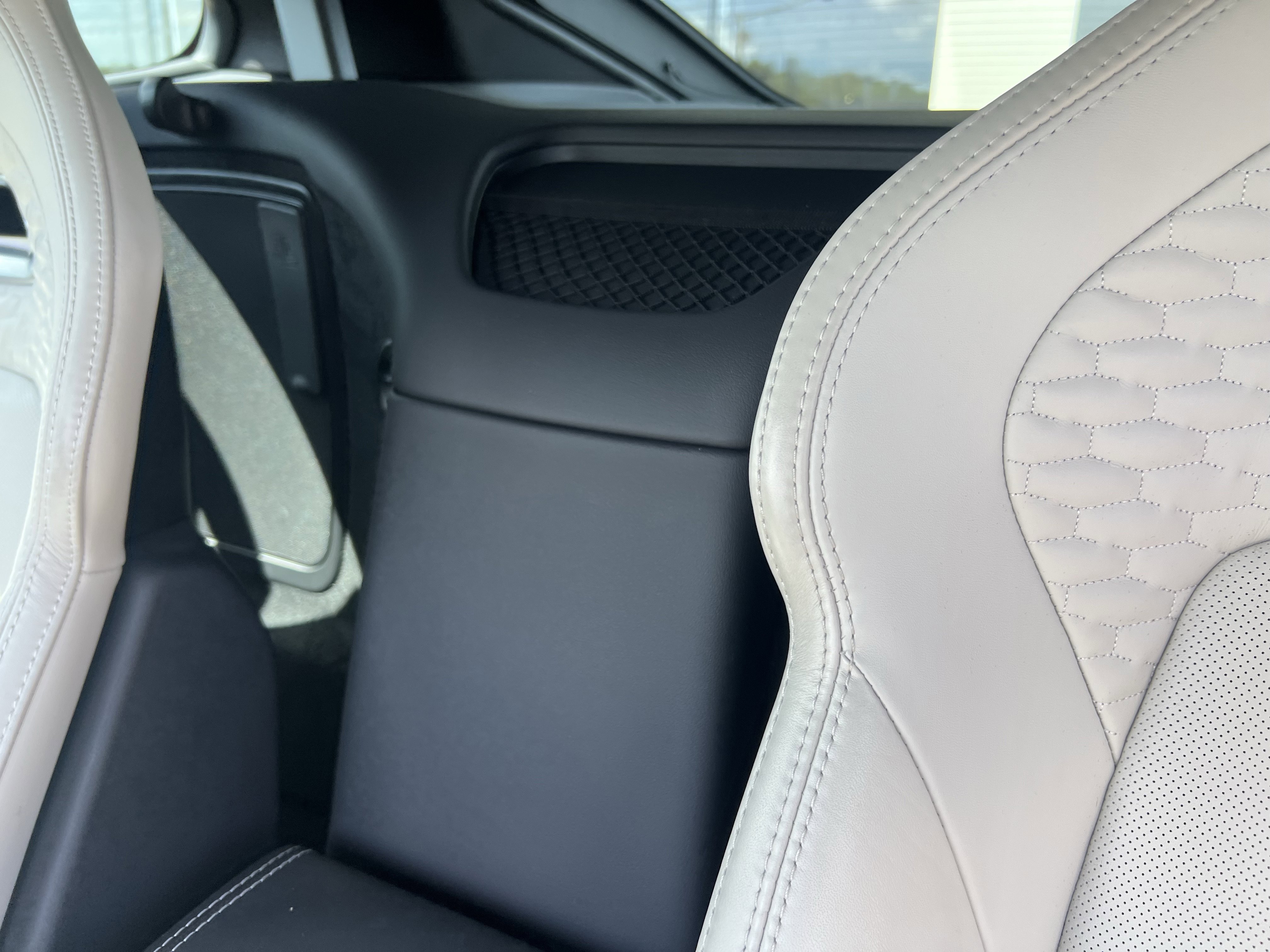 Certified 2023 Jaguar F-TYPE Coupe image 29