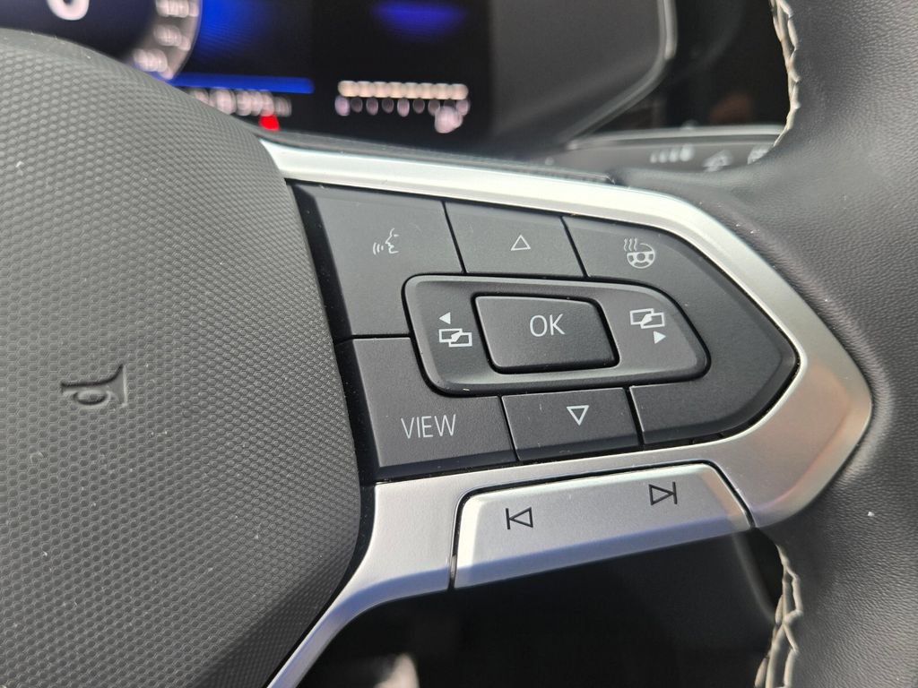 Certified 2024 Volkswagen Taos S FWD image 25