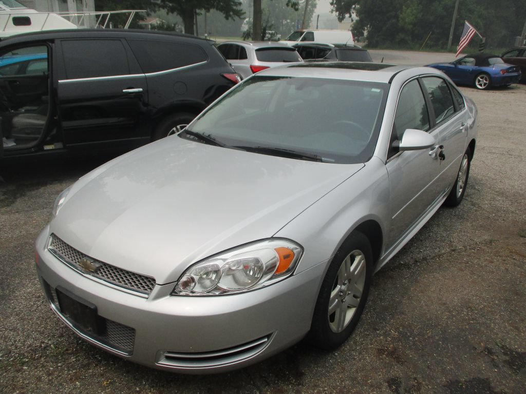 Used 2014 Chevrolet Impala LT w/ LT Sunroof Package FWD image 3