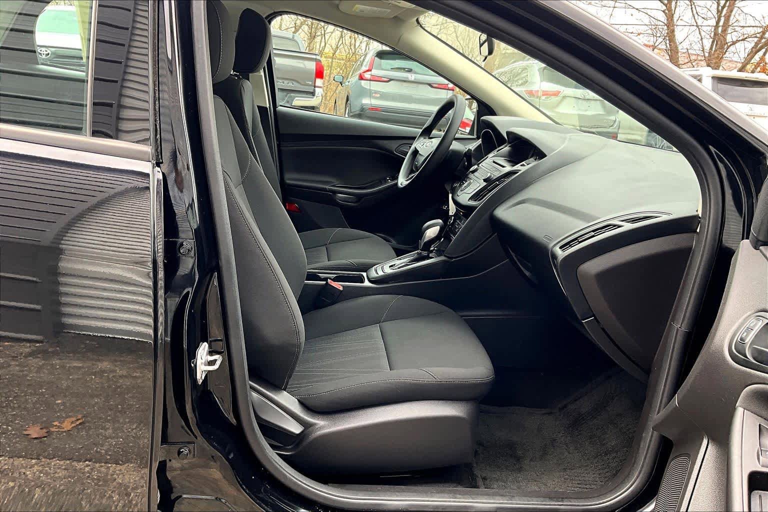 Used 2017 Ford Focus S image 8