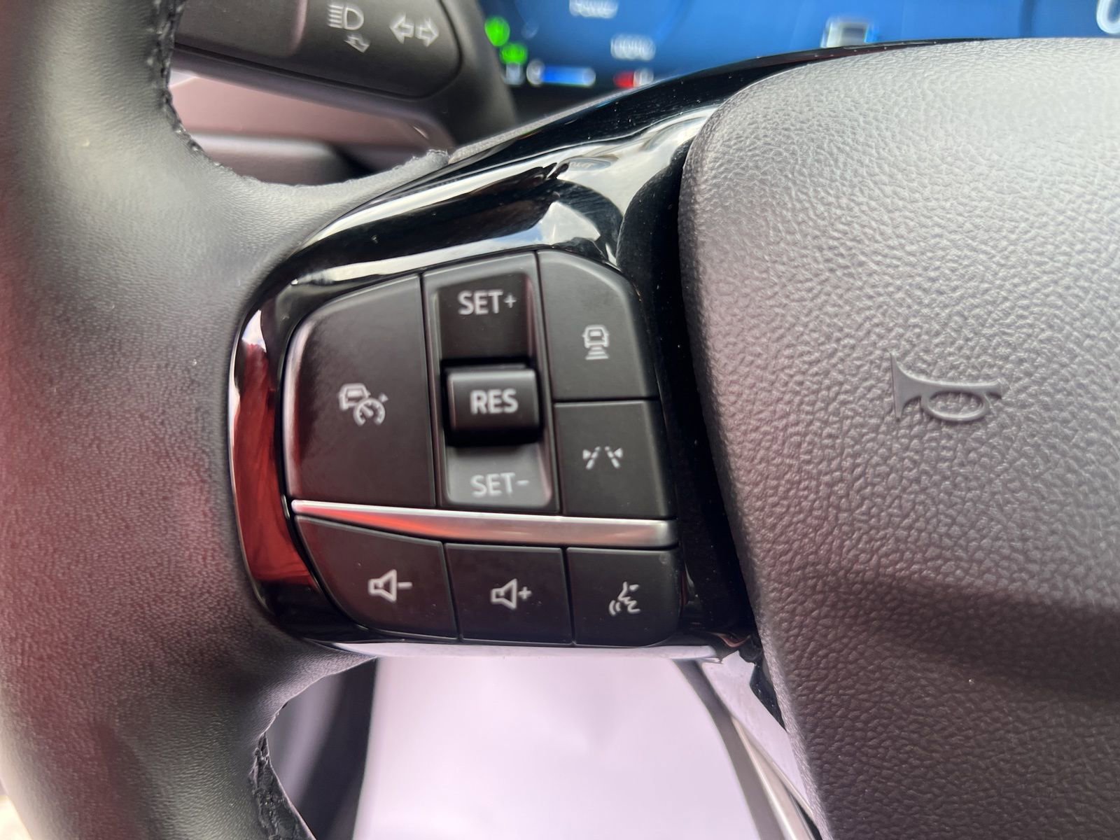 Used 2024 Ford Escape Platinum w/ Premium Technology Package image 25