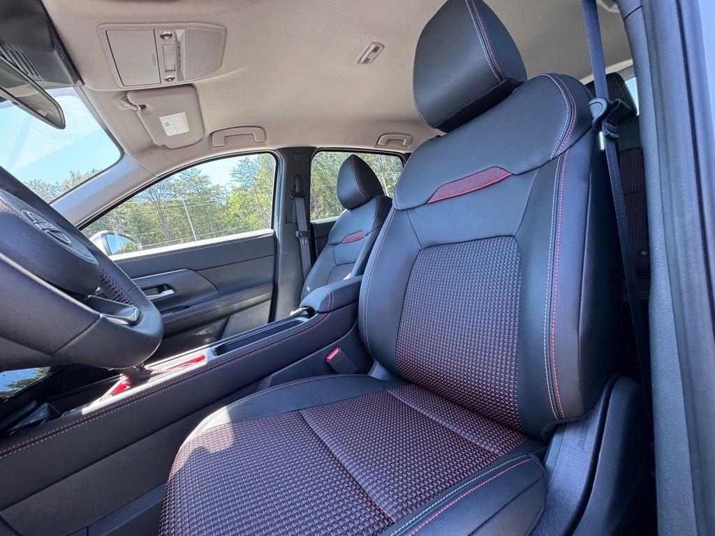 New 2025 Nissan Kicks SR FWD image 14