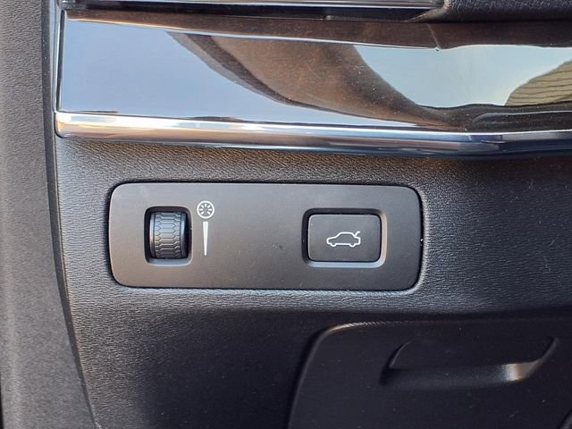 Used 2018 Volvo XC90 T5 Momentum w/ Convenience Package image 28