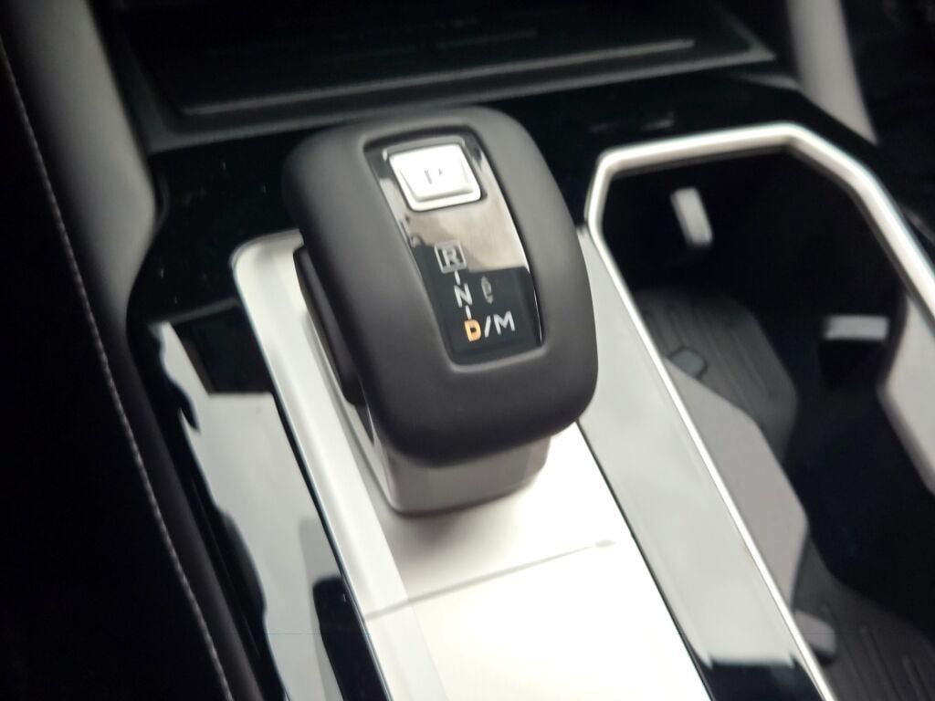 New 2026 Mitsubishi Outlander LE AWD/4WD image 21
