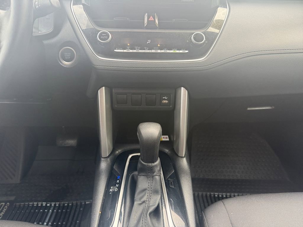 Used 2022 Toyota Corolla Cross LE AWD/4WD image 15