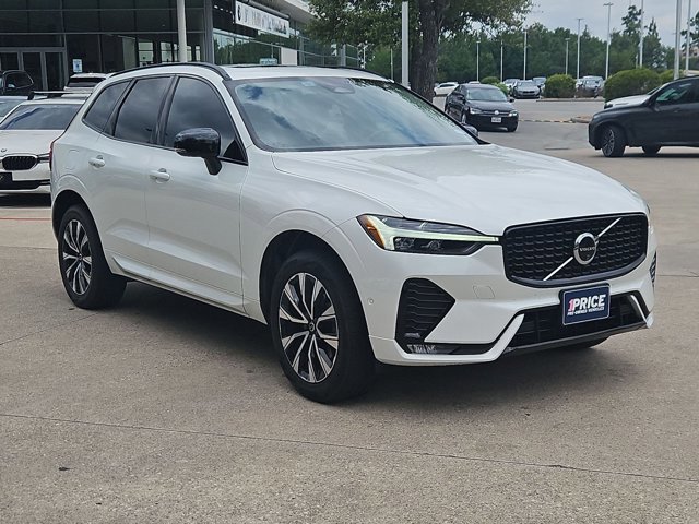 Used 2024 Volvo XC60 B5 Plus image 3