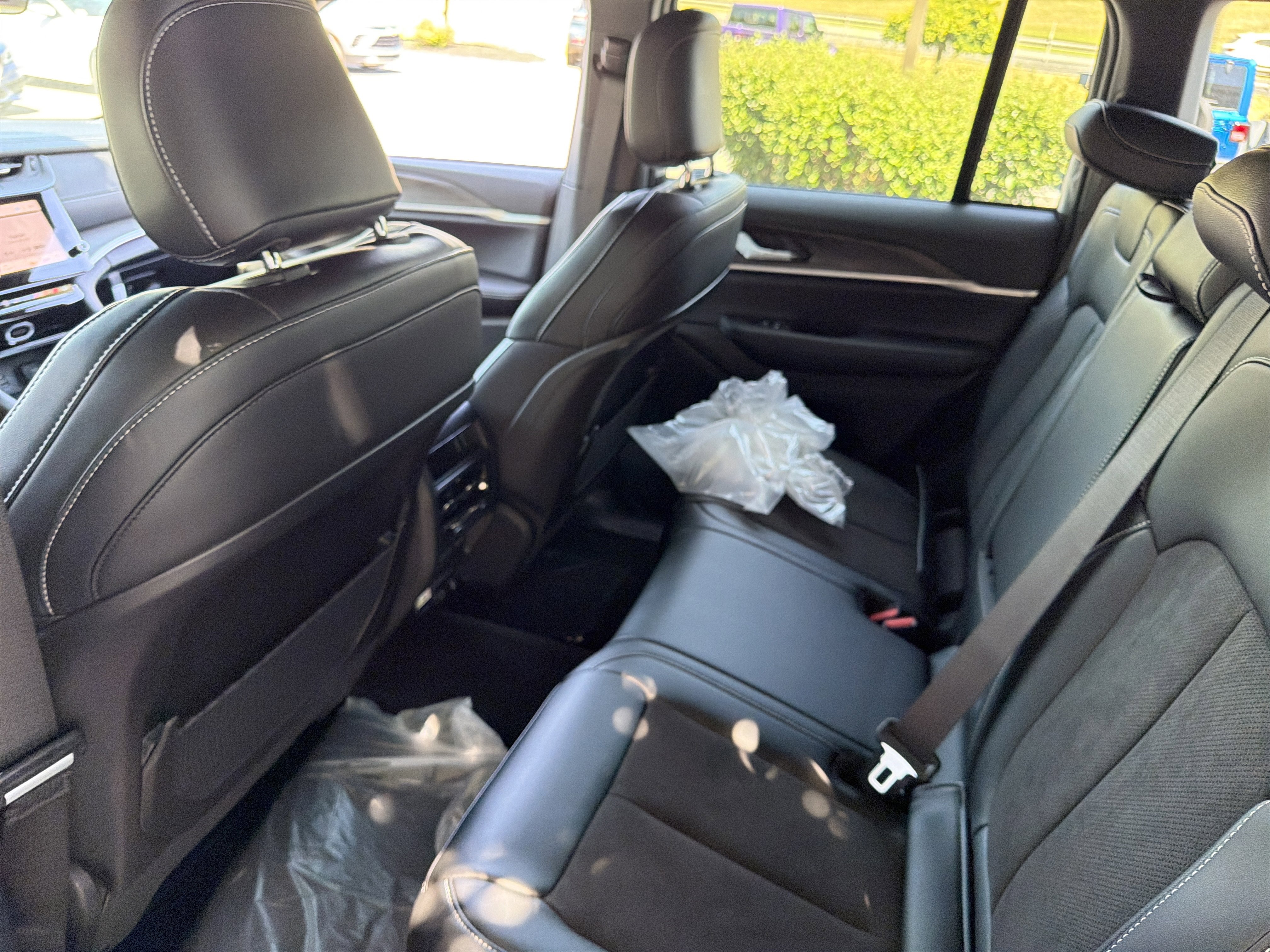 New 2026 Jeep Grand Cherokee Altitude AWD/4WD image 17
