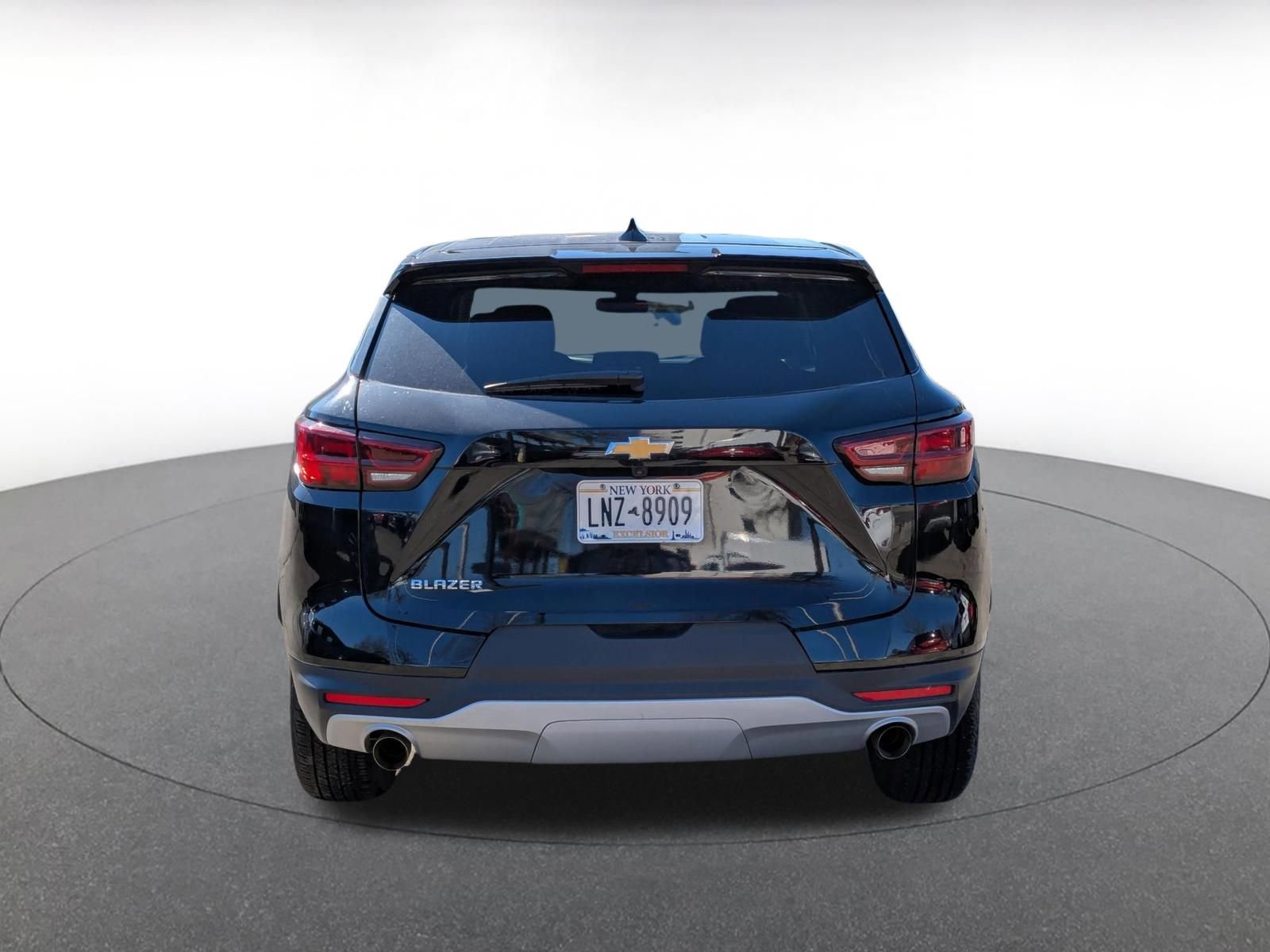 Used 2025 Chevrolet Blazer LT FWD image 8