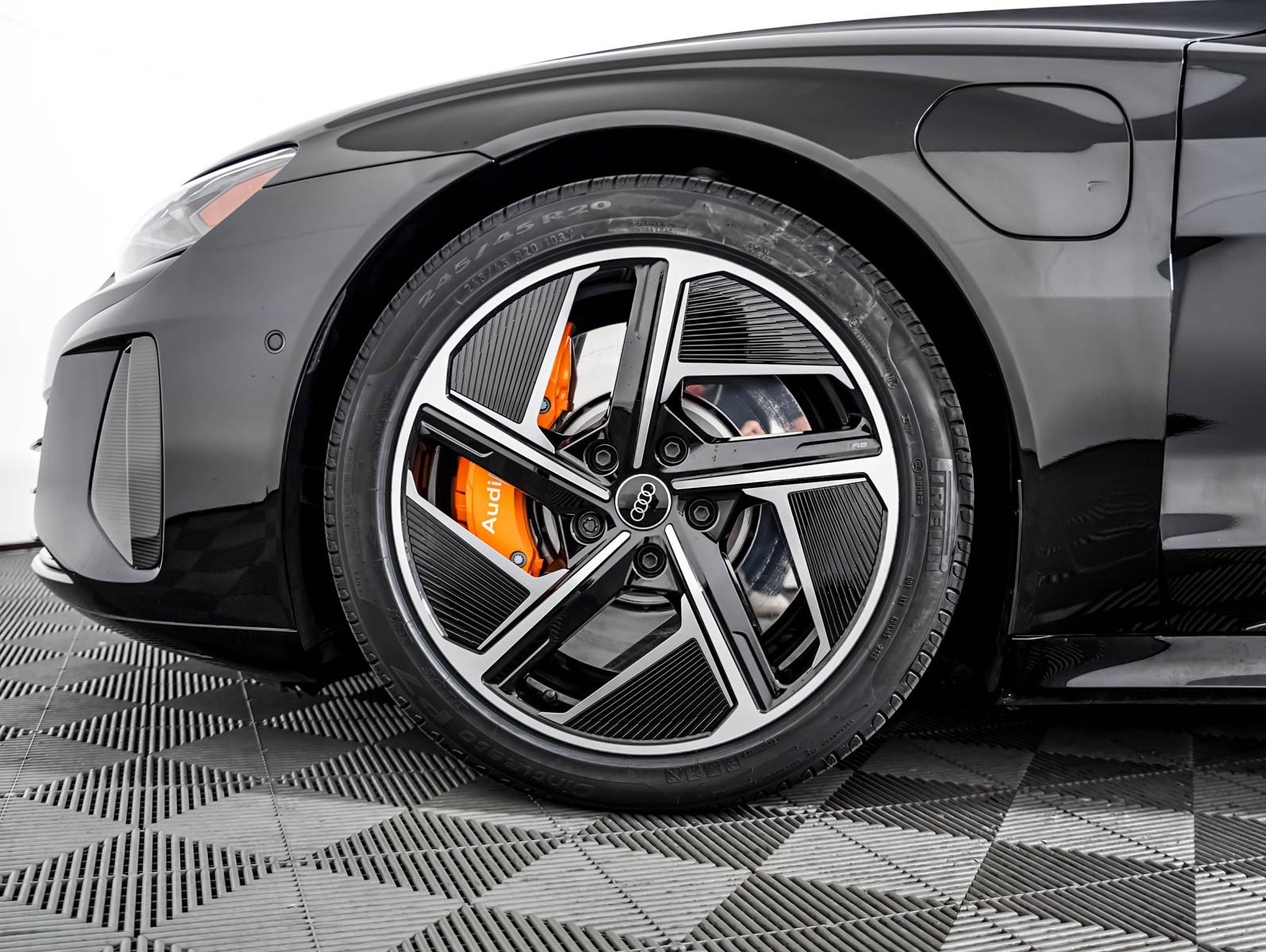 Used 2024 Audi RS e-tron GT w/ Carbon Performance Package AWD/4WD image 4