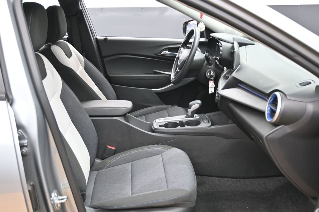 Used 2024 Chevrolet Trax LS w/ Driver Confidence Package FWD image 32