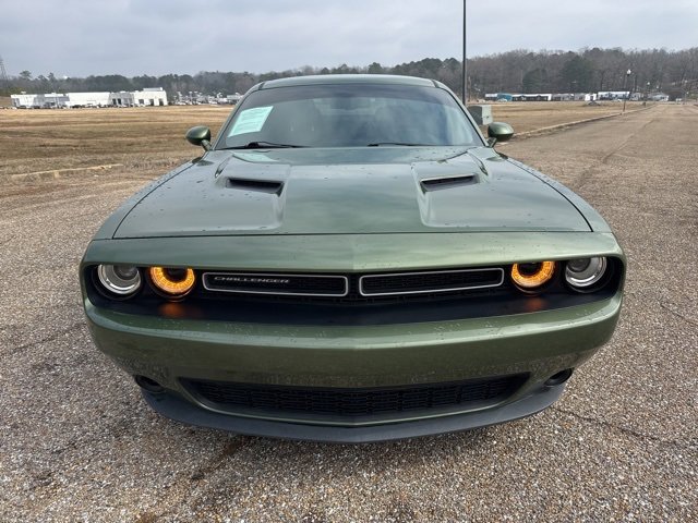 Used 2018 Dodge Challenger SXT image 6