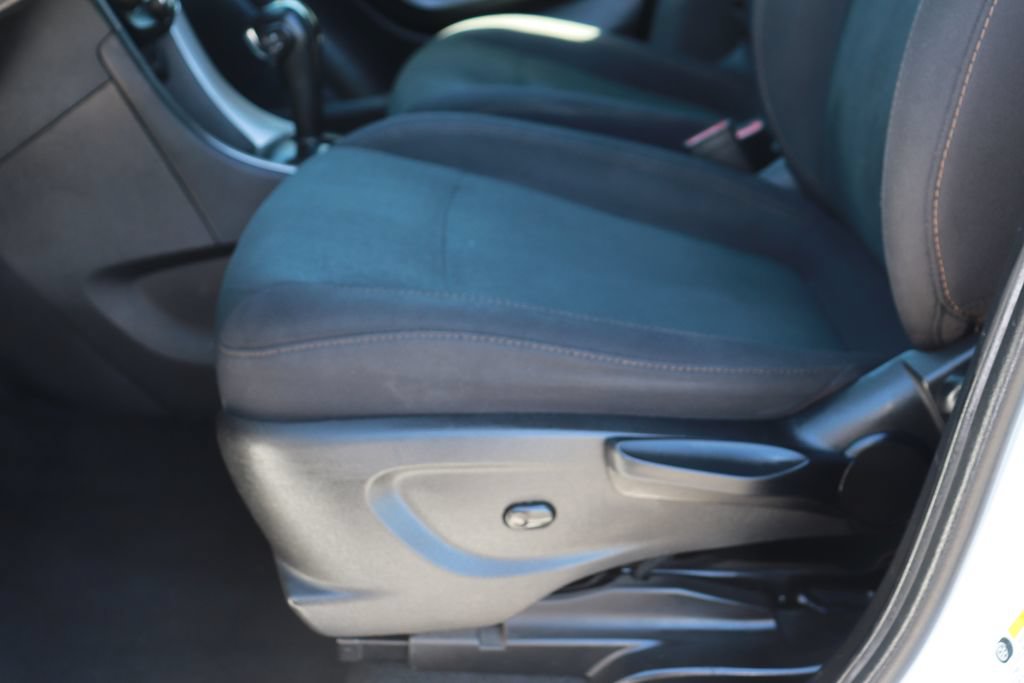 Used 2020 Chevrolet Trax LS FWD image 10