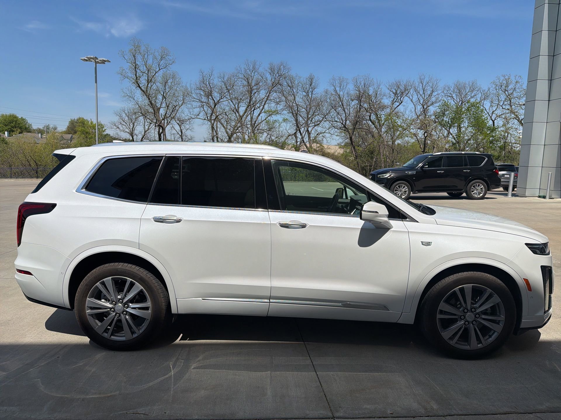 Used 2024 Cadillac XT6 Premium Luxury w/ Technology Package image 4