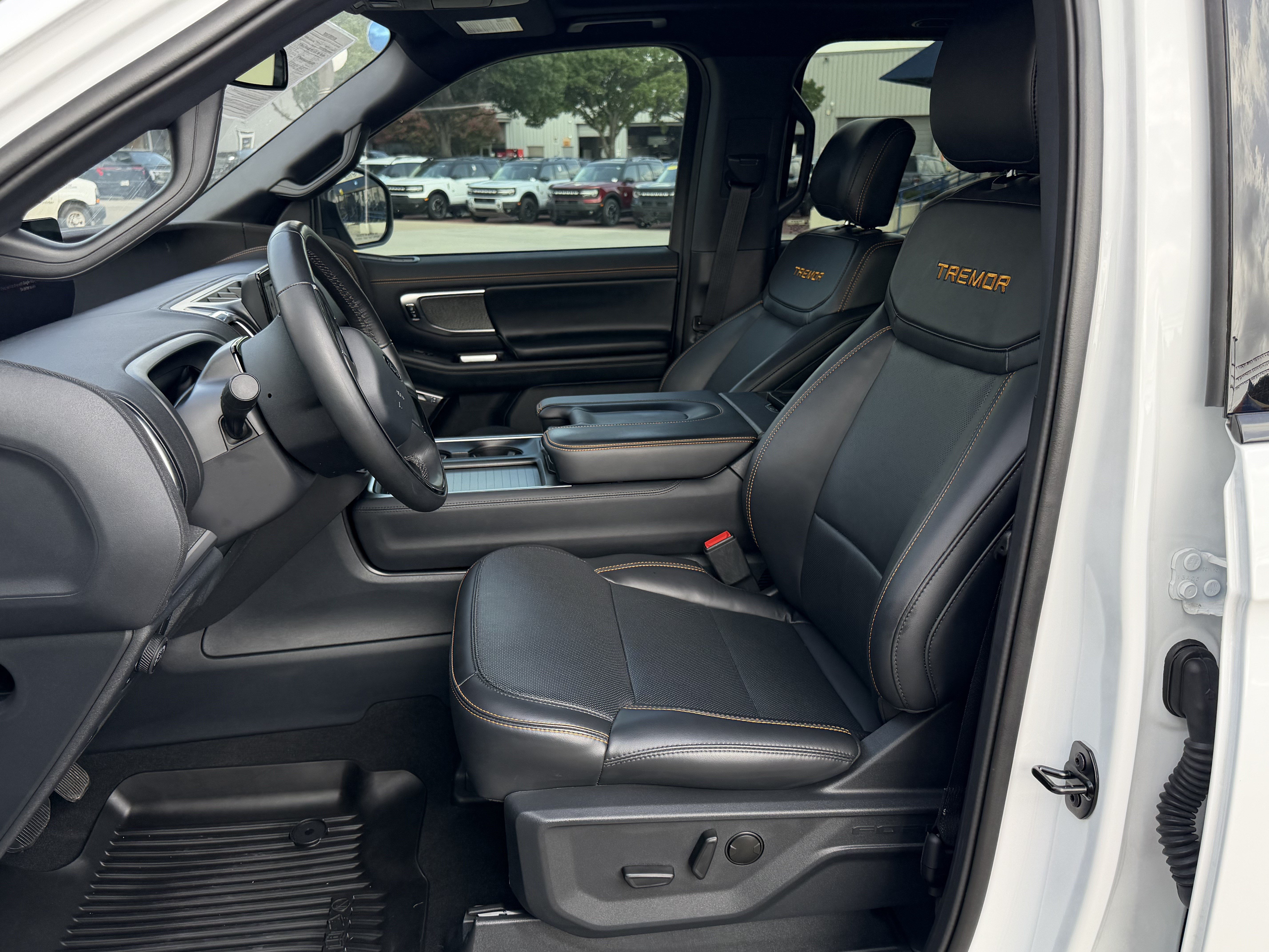 Certified 2025 Ford Expedition Tremor AWD/4WD image 17