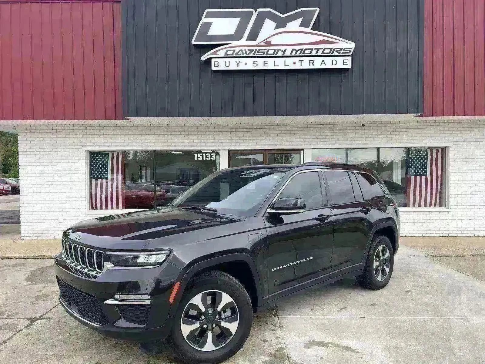 Used 2024 Jeep Grand Cherokee Limited 4xe image 1