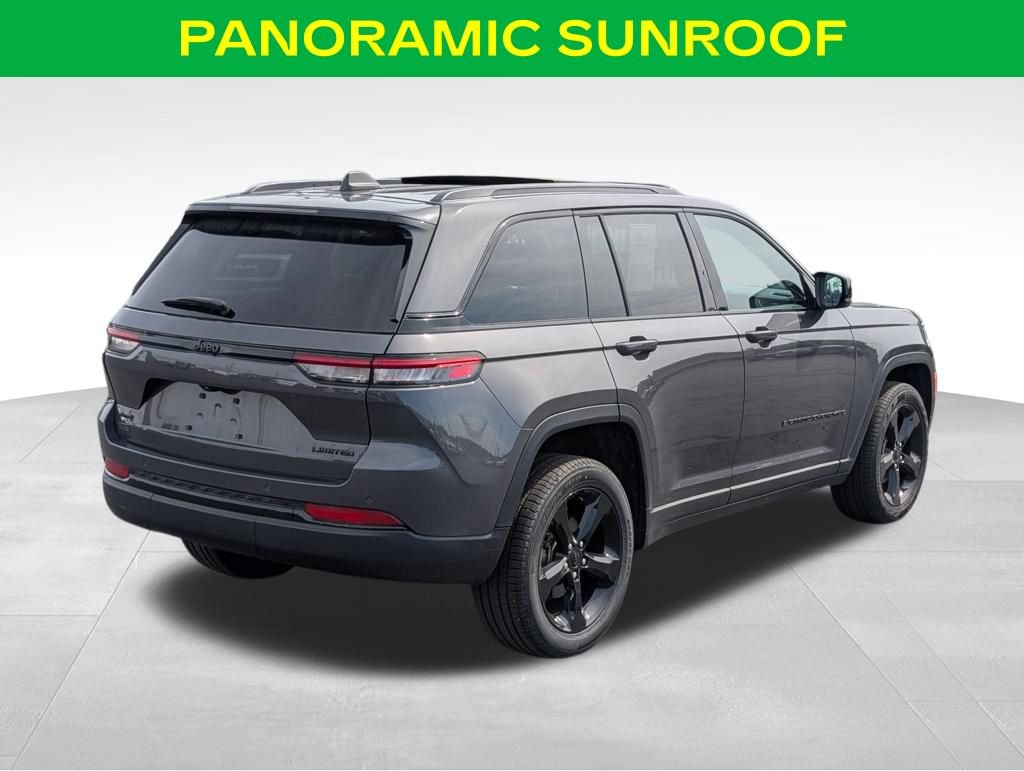 Used 2024 Jeep Grand Cherokee Limited w/ Black Appearance Package AWD/4WD image 7