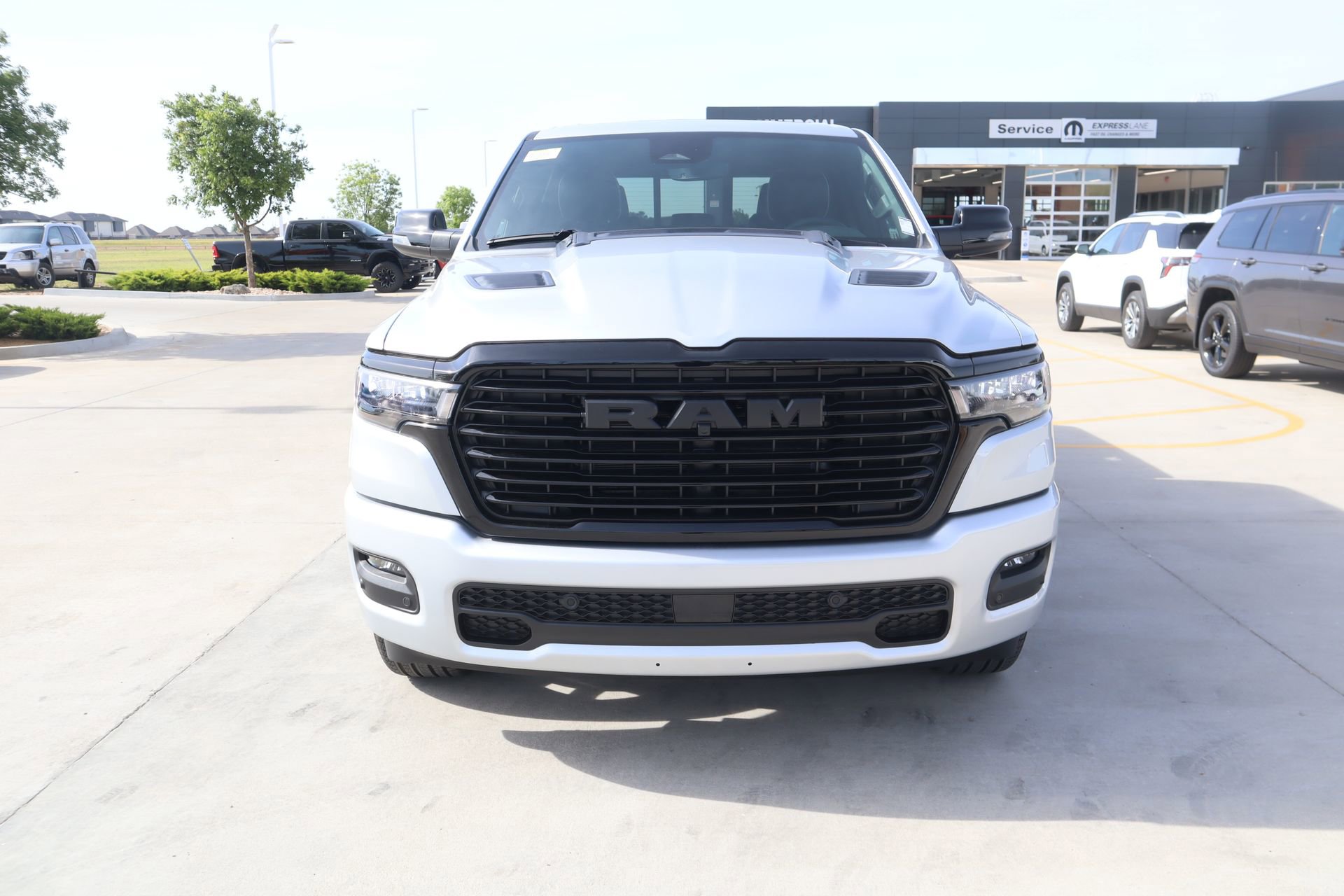 New 2026 RAM 1500 Laramie AWD/4WD image 10