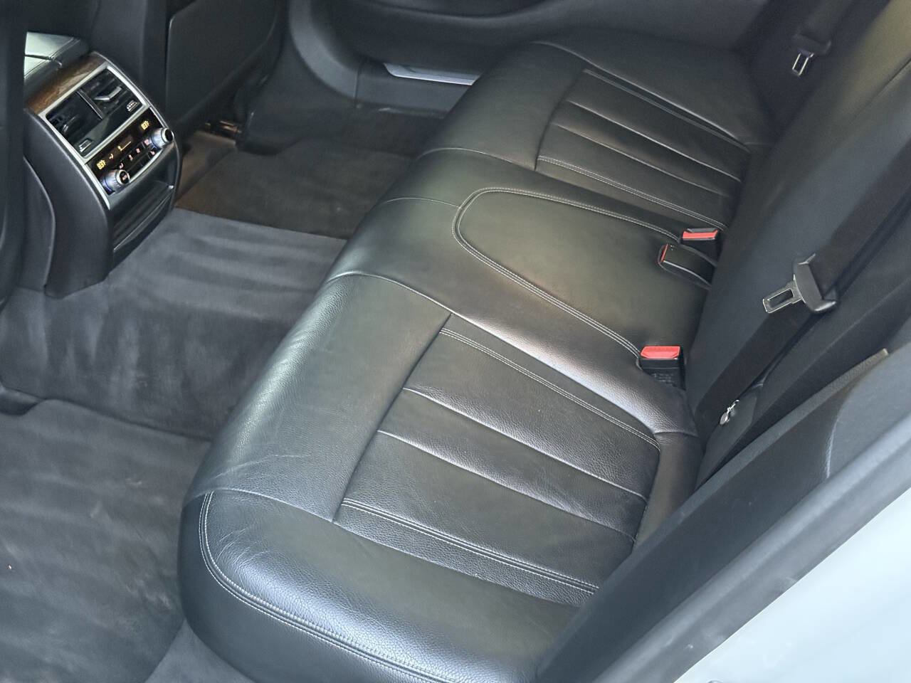 Used 2018 BMW 740i RWD image 21