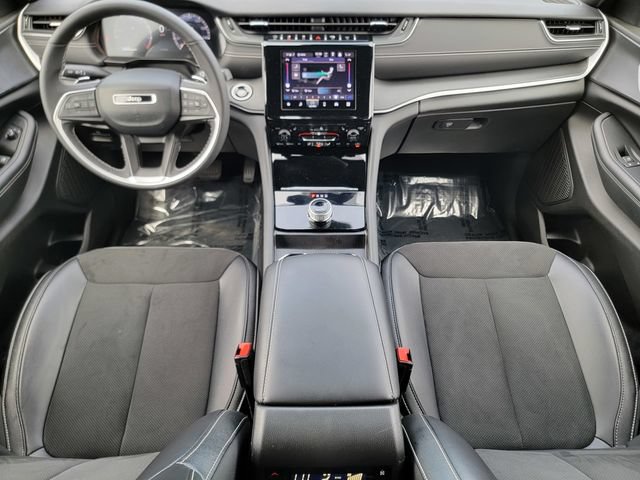 Certified 2024 Jeep Grand Cherokee L Laredo AWD/4WD image 27