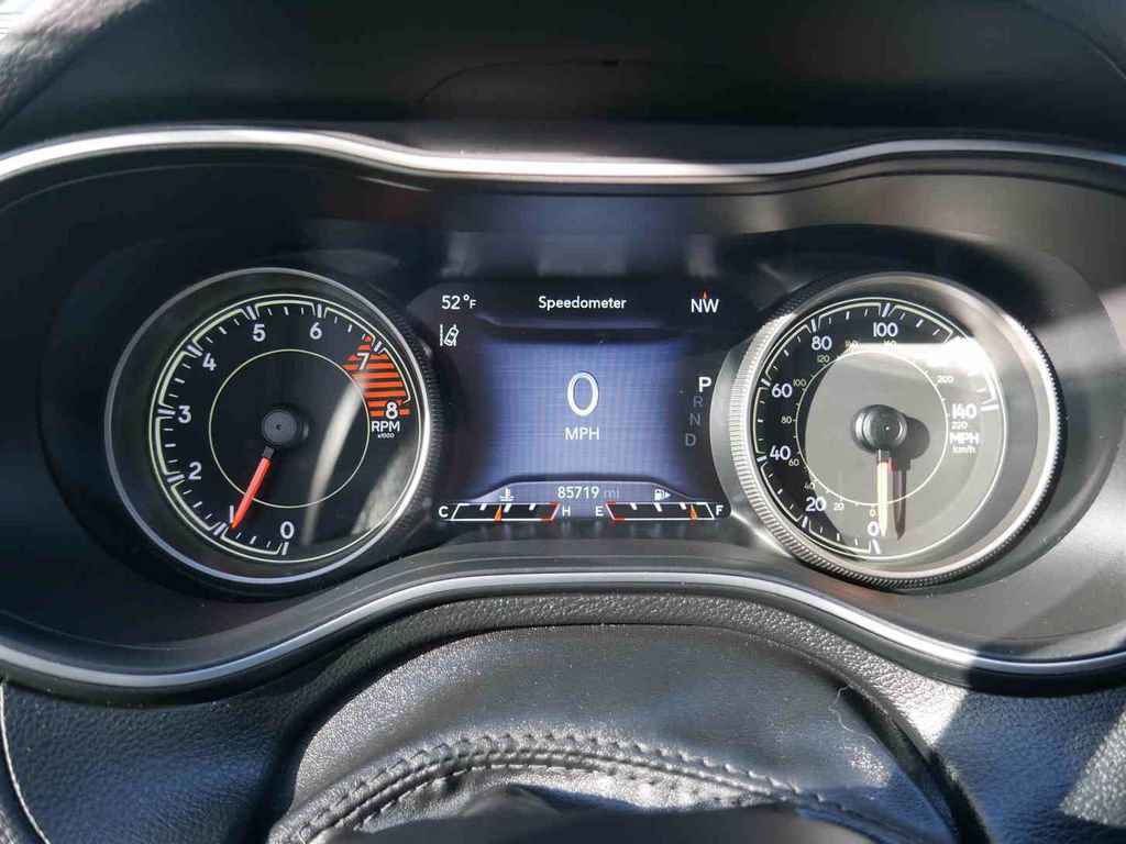 Used 2019 Jeep Cherokee Trailhawk image 44