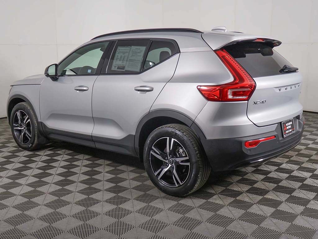 Used 2023 Volvo XC40 B5 Plus w/ Climate Package AWD/4WD image 14