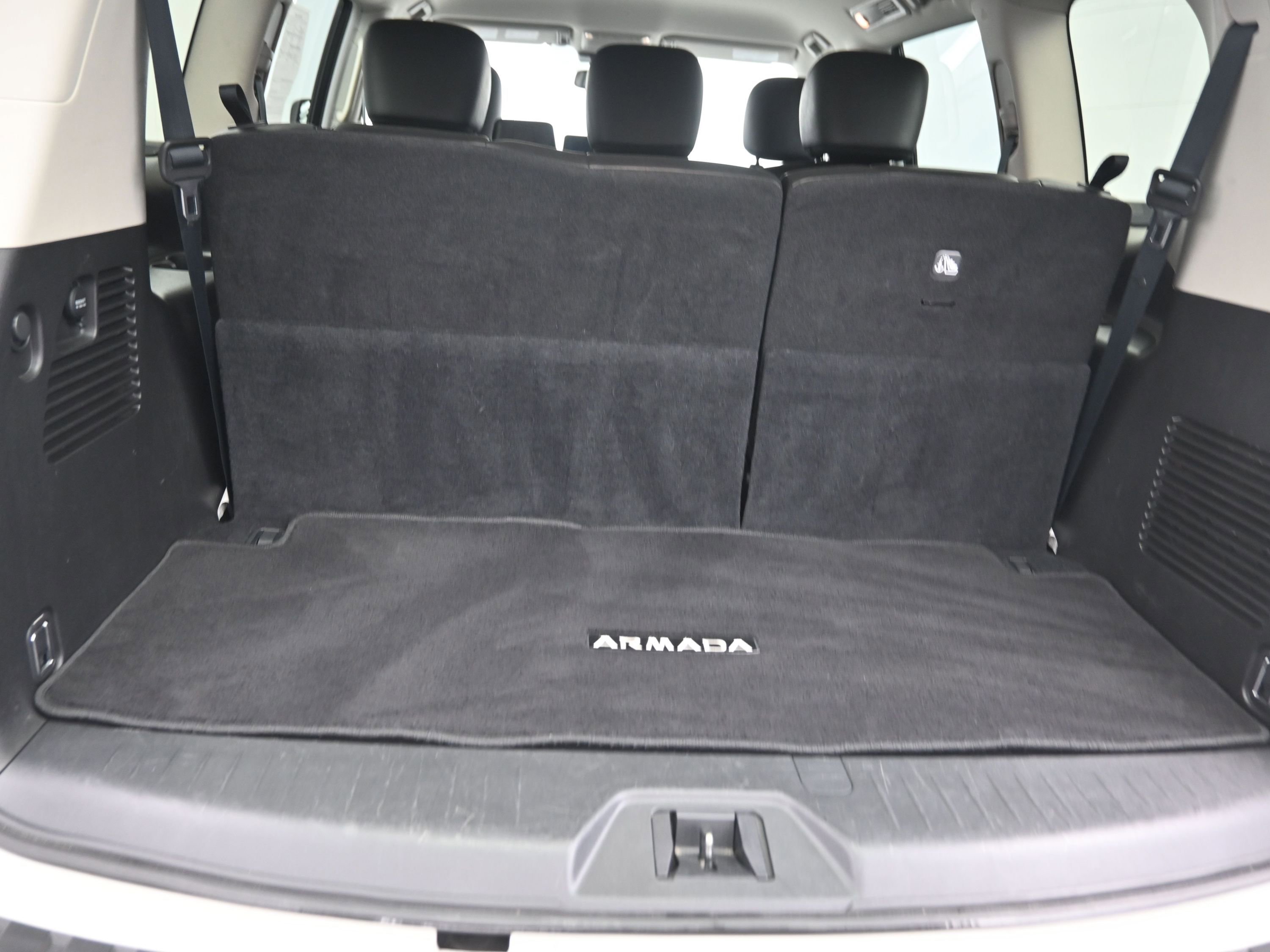 Certified 2024 Nissan Armada SV image 13