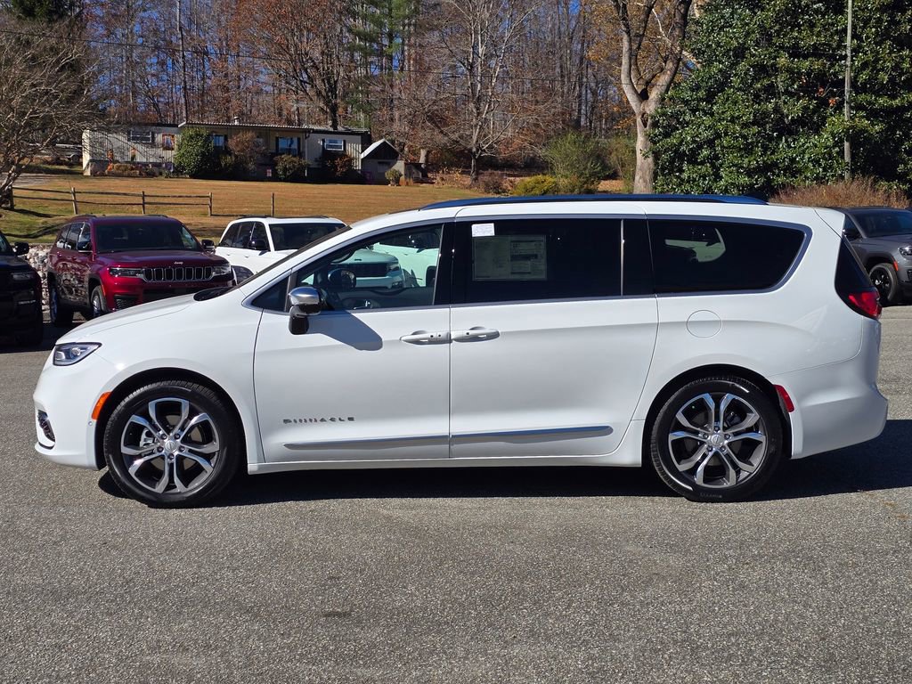 New 2026 Chrysler Pacifica Pinnacle image 18