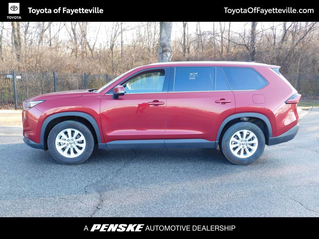 Used 2025 Toyota Grand Highlander FWD image 2