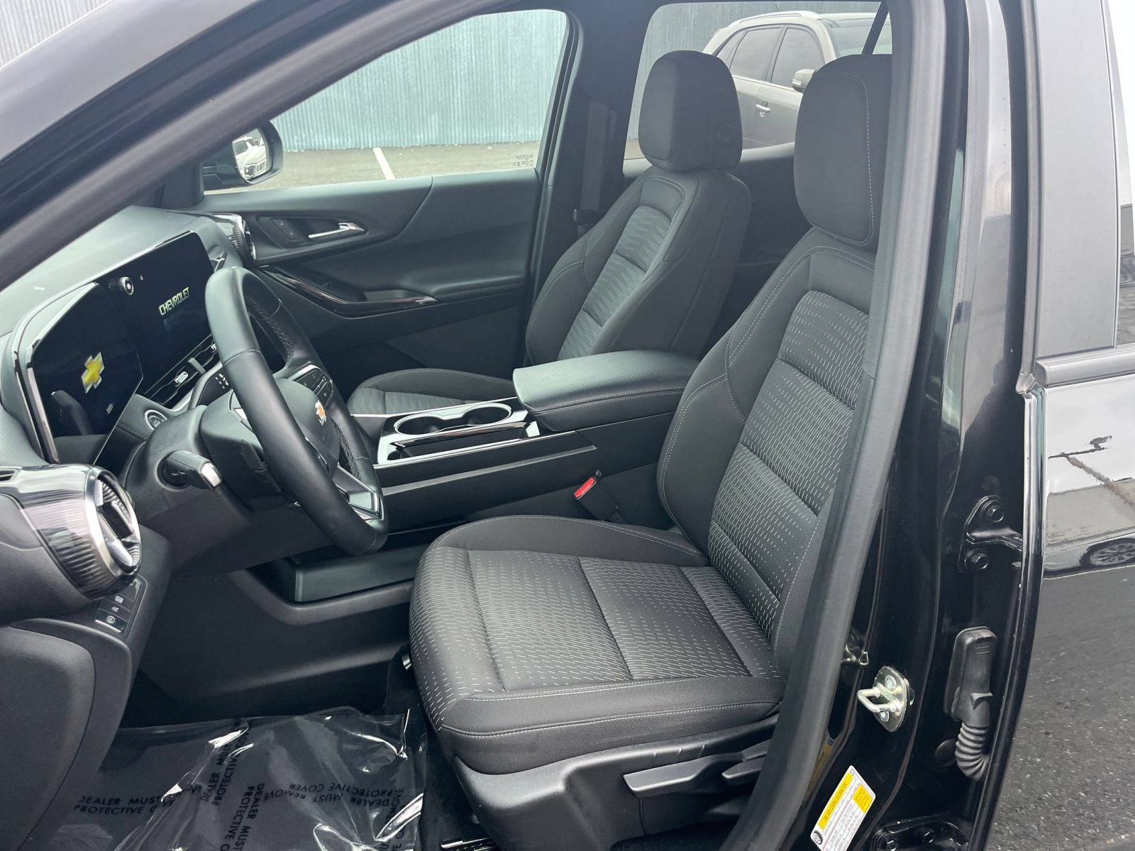 Used 2025 Chevrolet Equinox LT FWD image 36