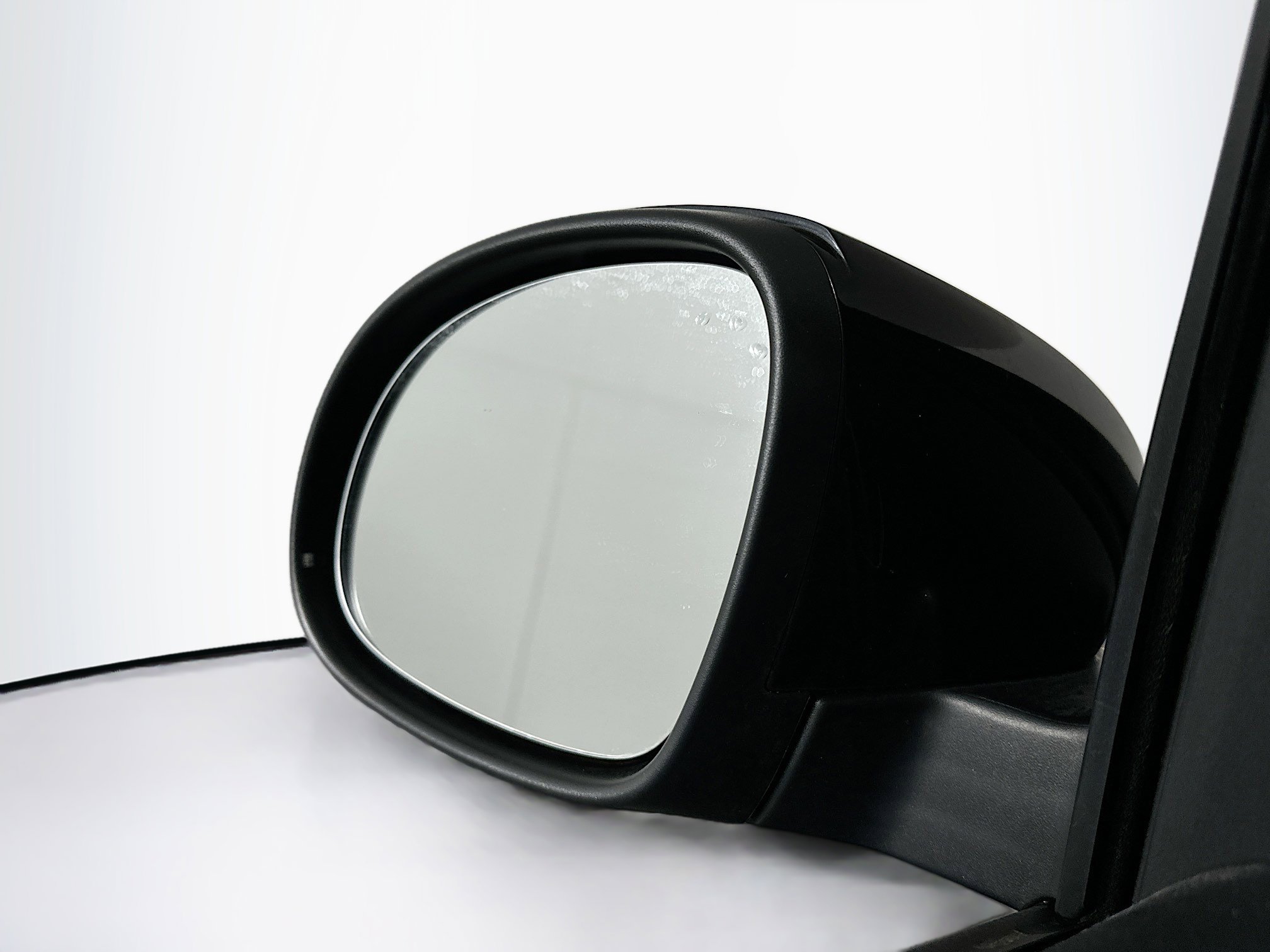 Used 2017 Volkswagen Tiguan S image 16