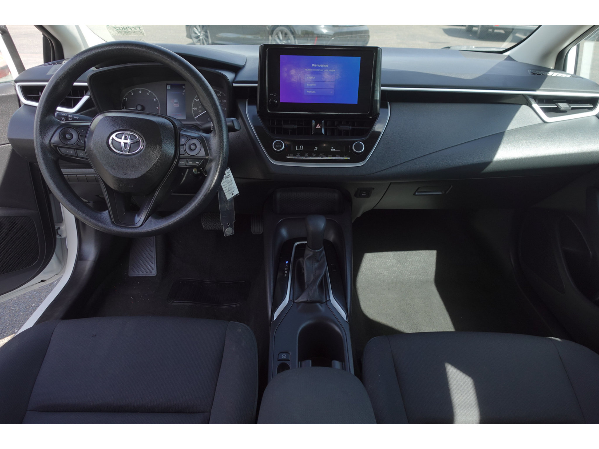 Used 2025 Toyota Corolla LE FWD image 22