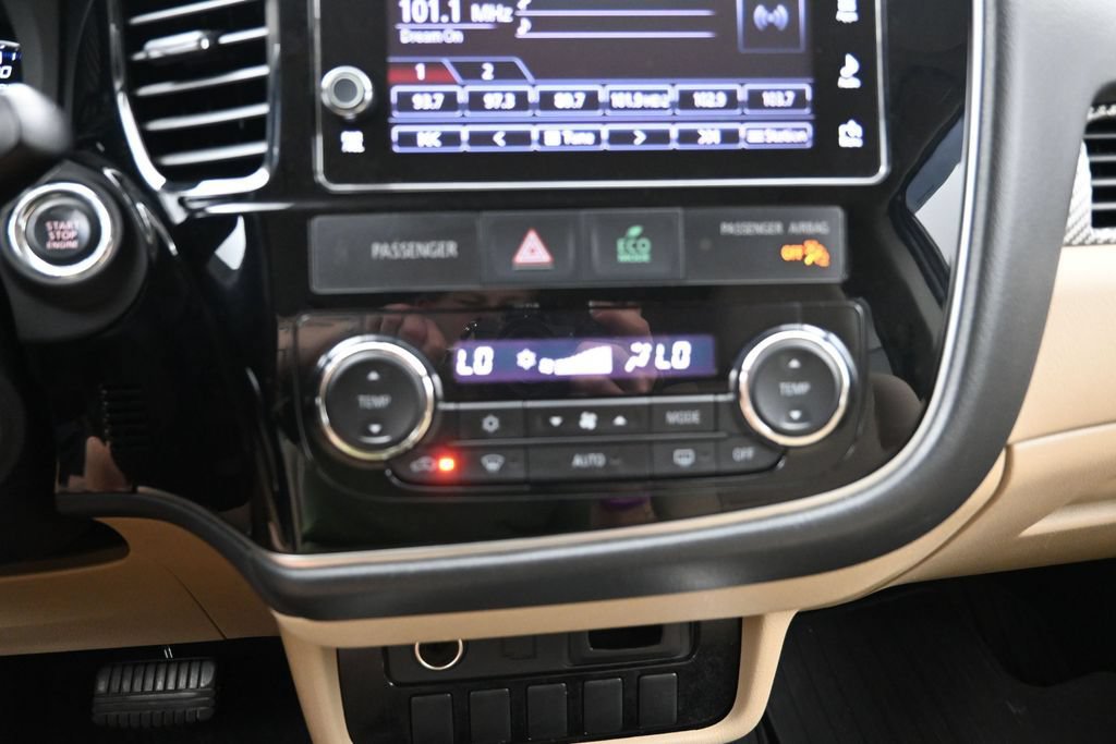 Used 2018 Mitsubishi Outlander SE FWD image 16