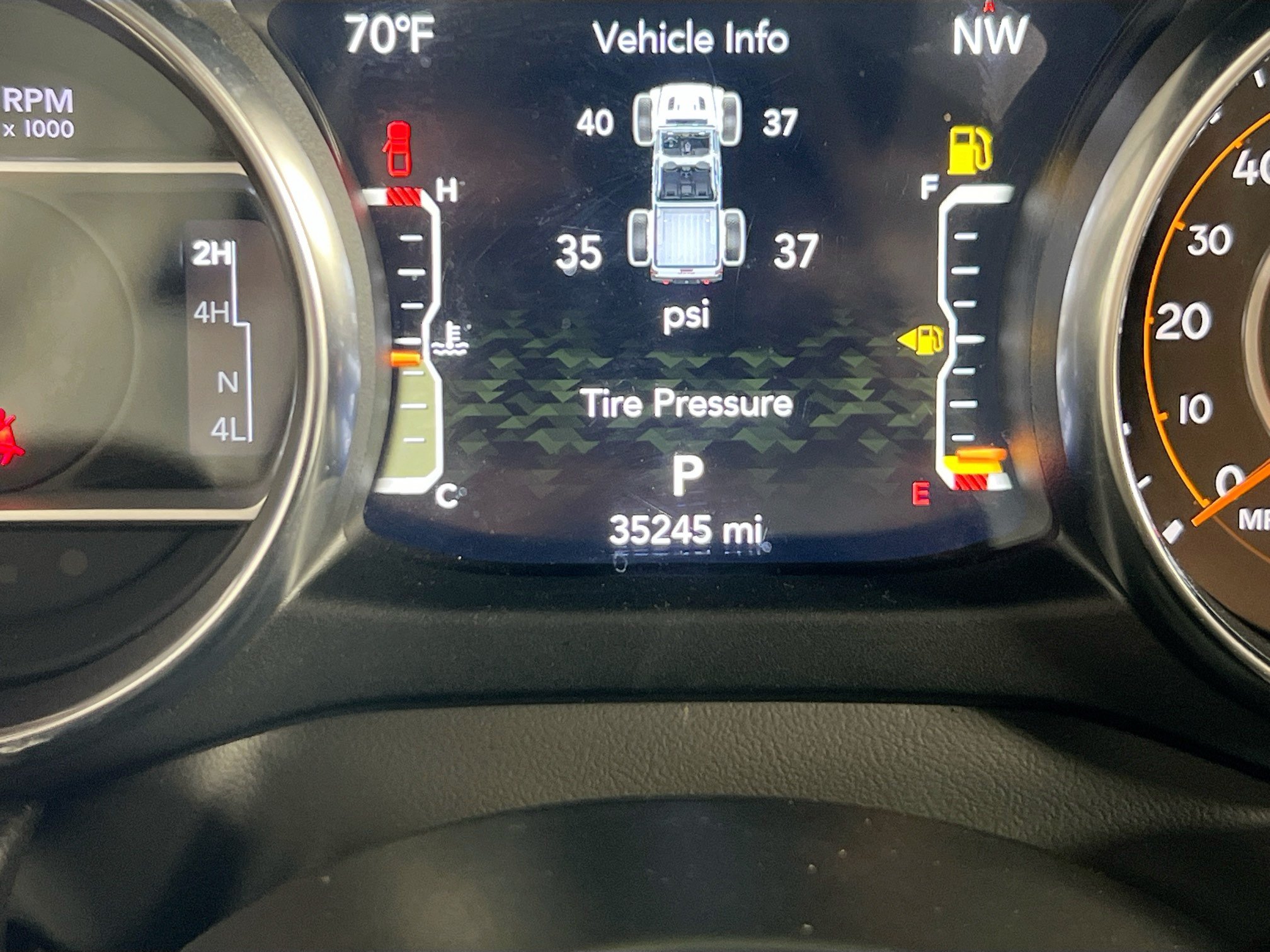 Used 2023 Jeep Gladiator Sport AWD/4WD image 12