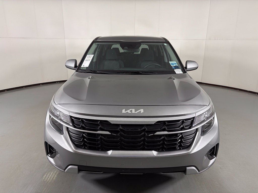 New 2026 Kia Seltos LX FWD image 3