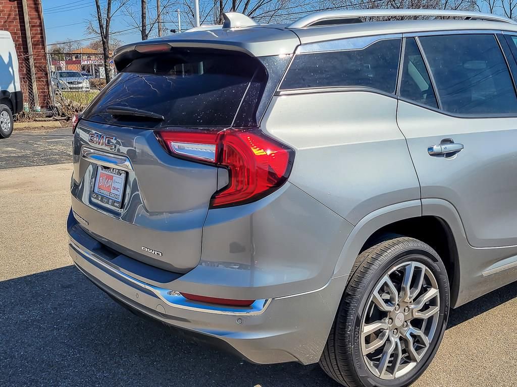 Used 2024 GMC Terrain Denali w/ Denali Premium Package image 7