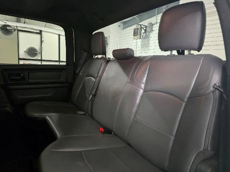Used 2024 RAM 2500 Tradesman w/ Chrome Appearance Group AWD/4WD image 17