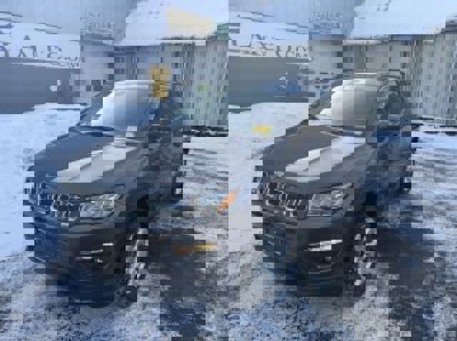 Used 2021 Jeep Compass Latitude w/ Convenience Group image 2