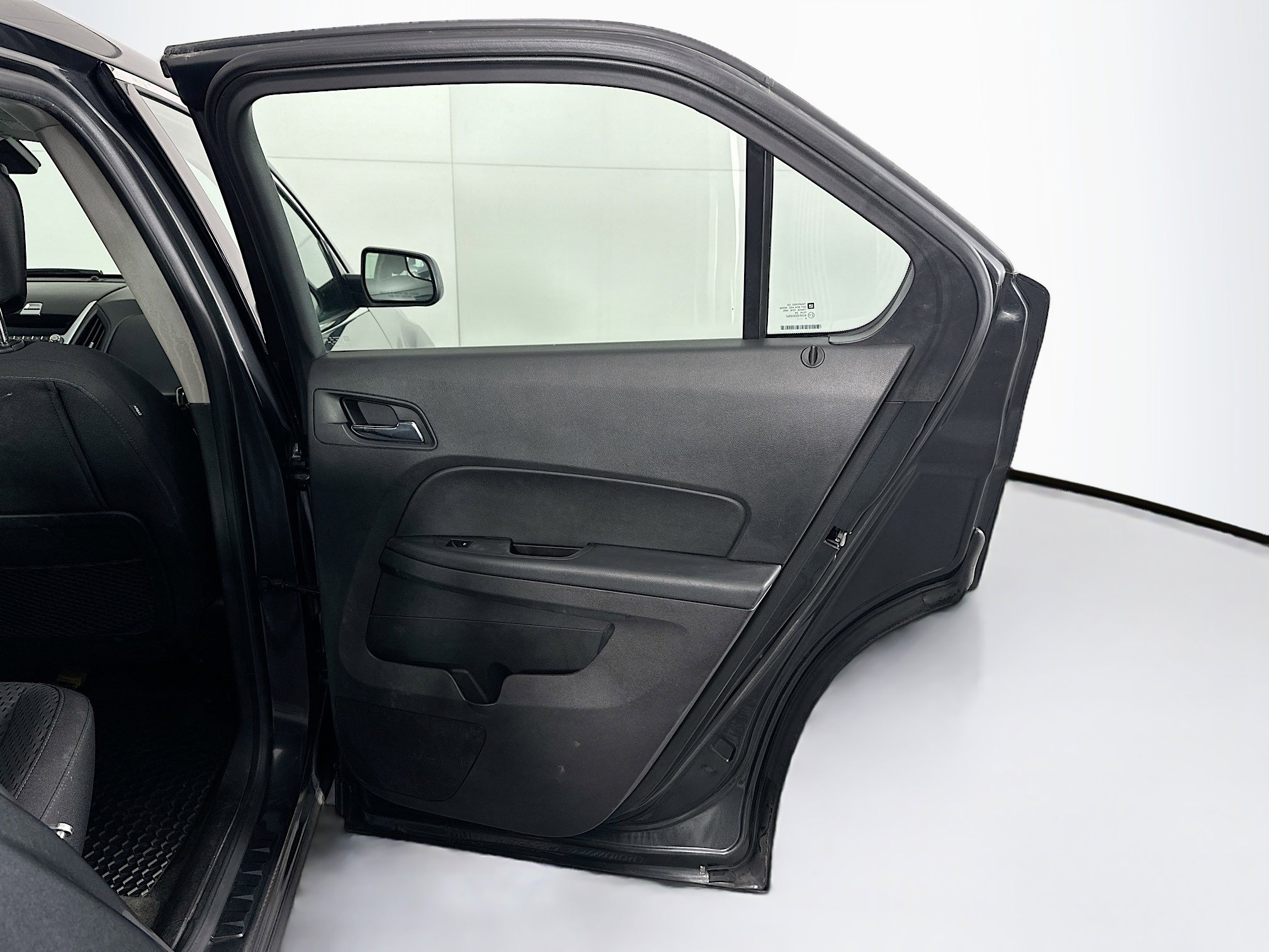 Used 2013 Chevrolet Equinox LS AWD/4WD image 25