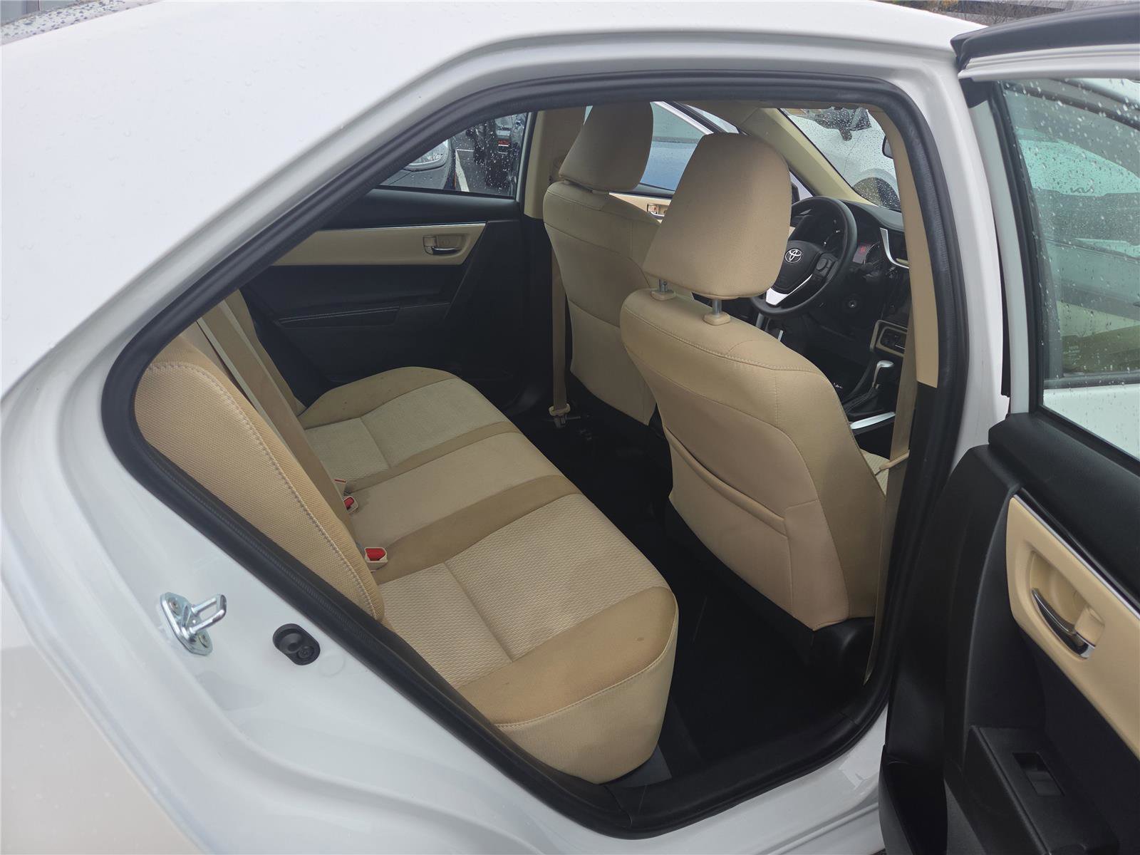 Used 2017 Toyota Corolla LE image 29