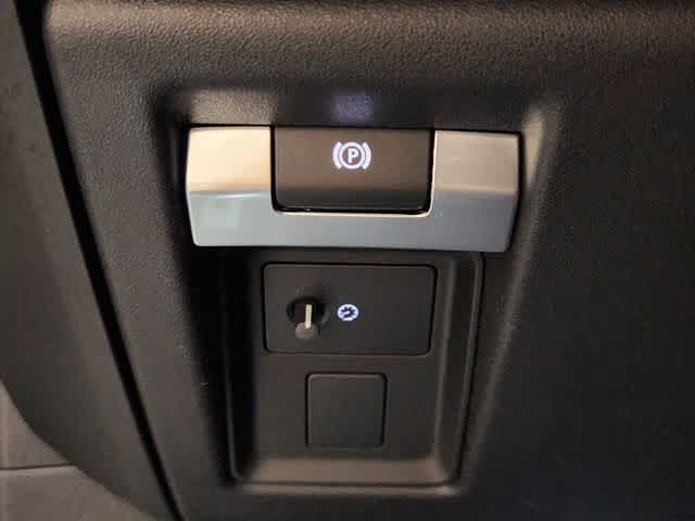 New 2026 Land Rover Defender 110 V8 AWD/4WD image 40