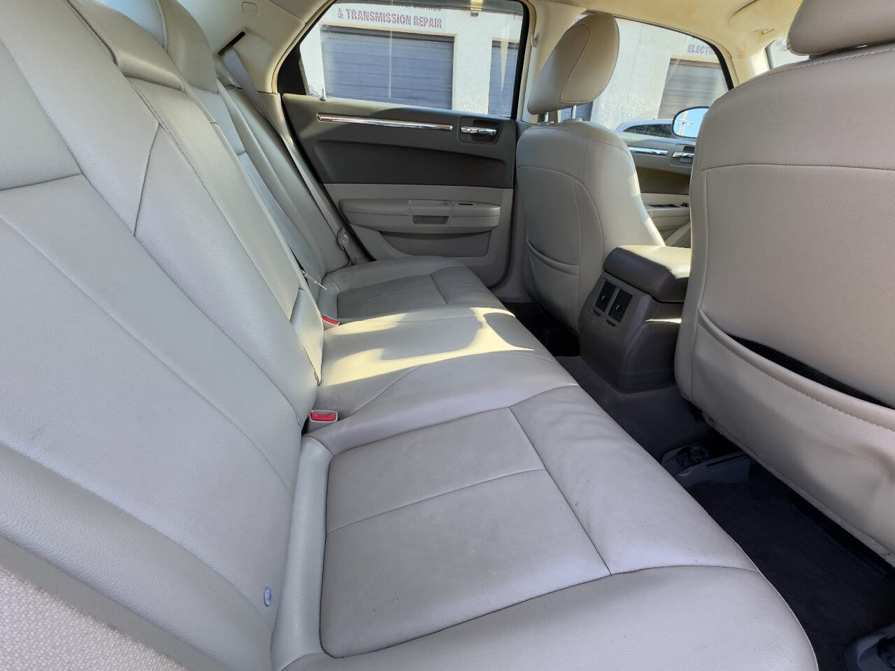 Used 2010 Chrysler 300 Touring image 11