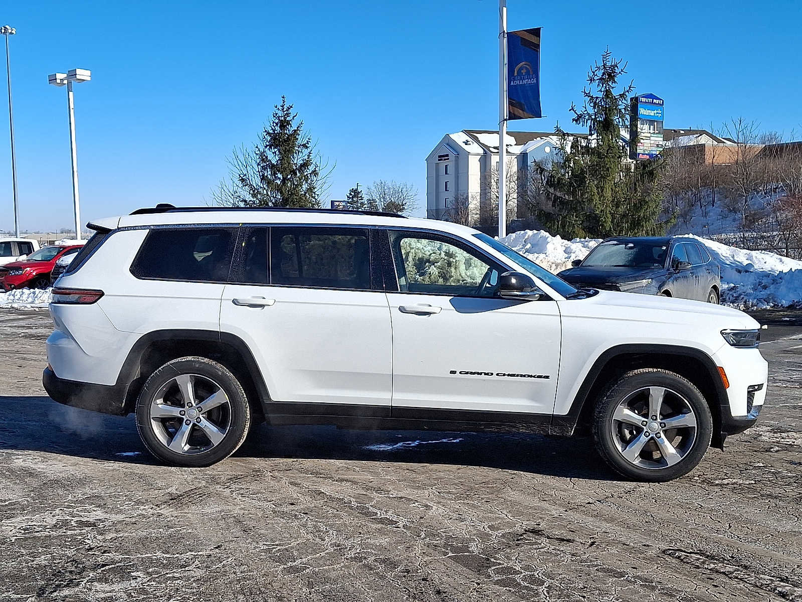 Used 2022 Jeep Grand Cherokee L Limited image 7