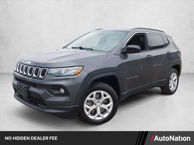 Used 2024 Jeep Compass Latitude AWD/4WD image 1