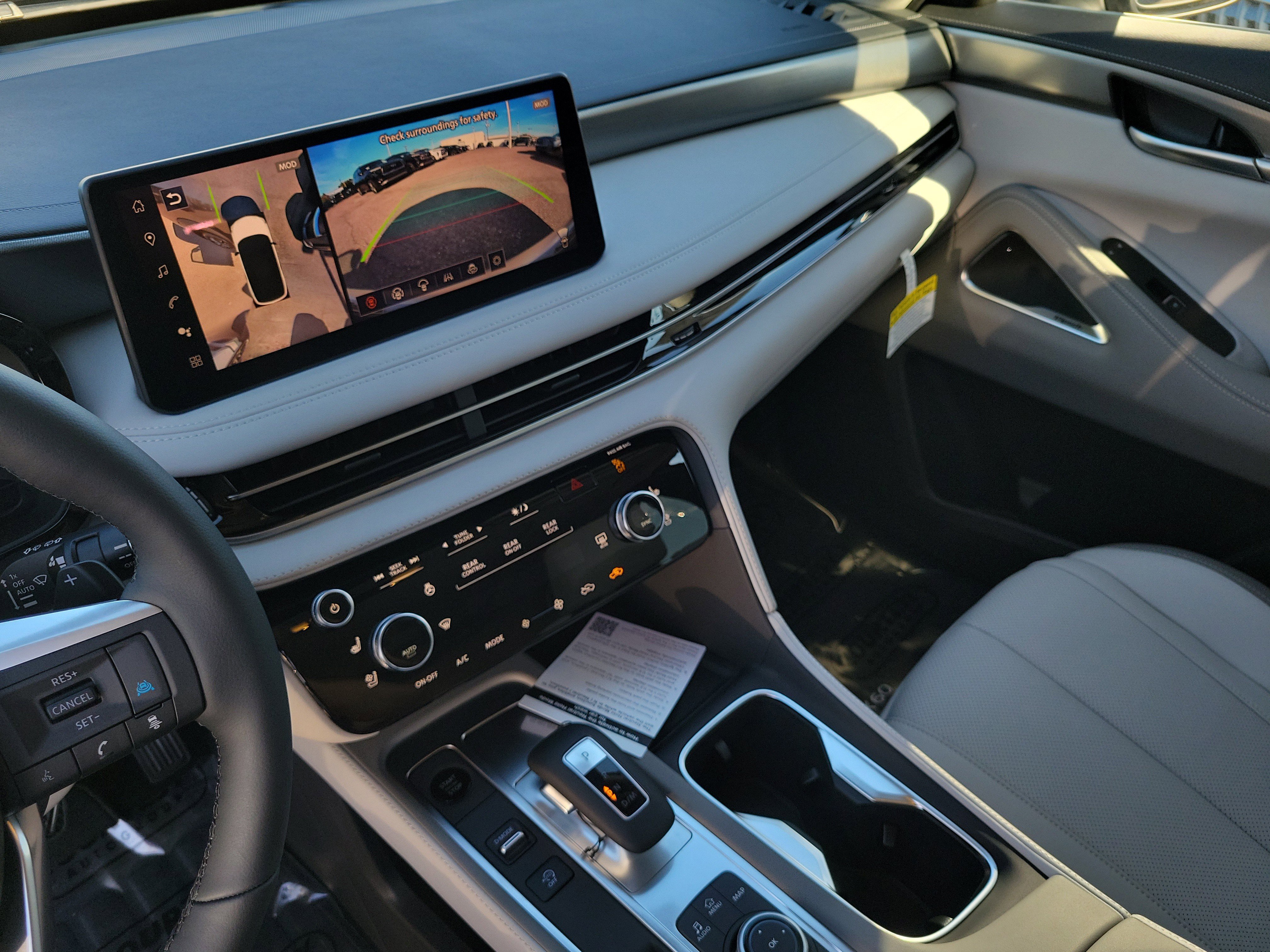 New 2026 INFINITI QX60 Luxe w/ Family Package image 22