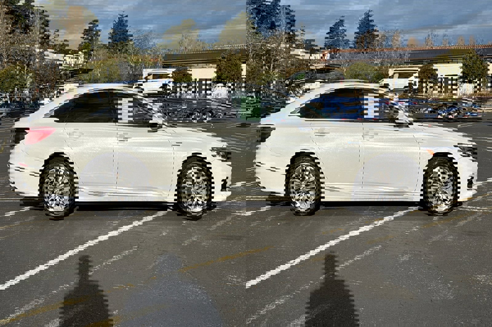 Used 2021 Honda Accord EX-L image 3