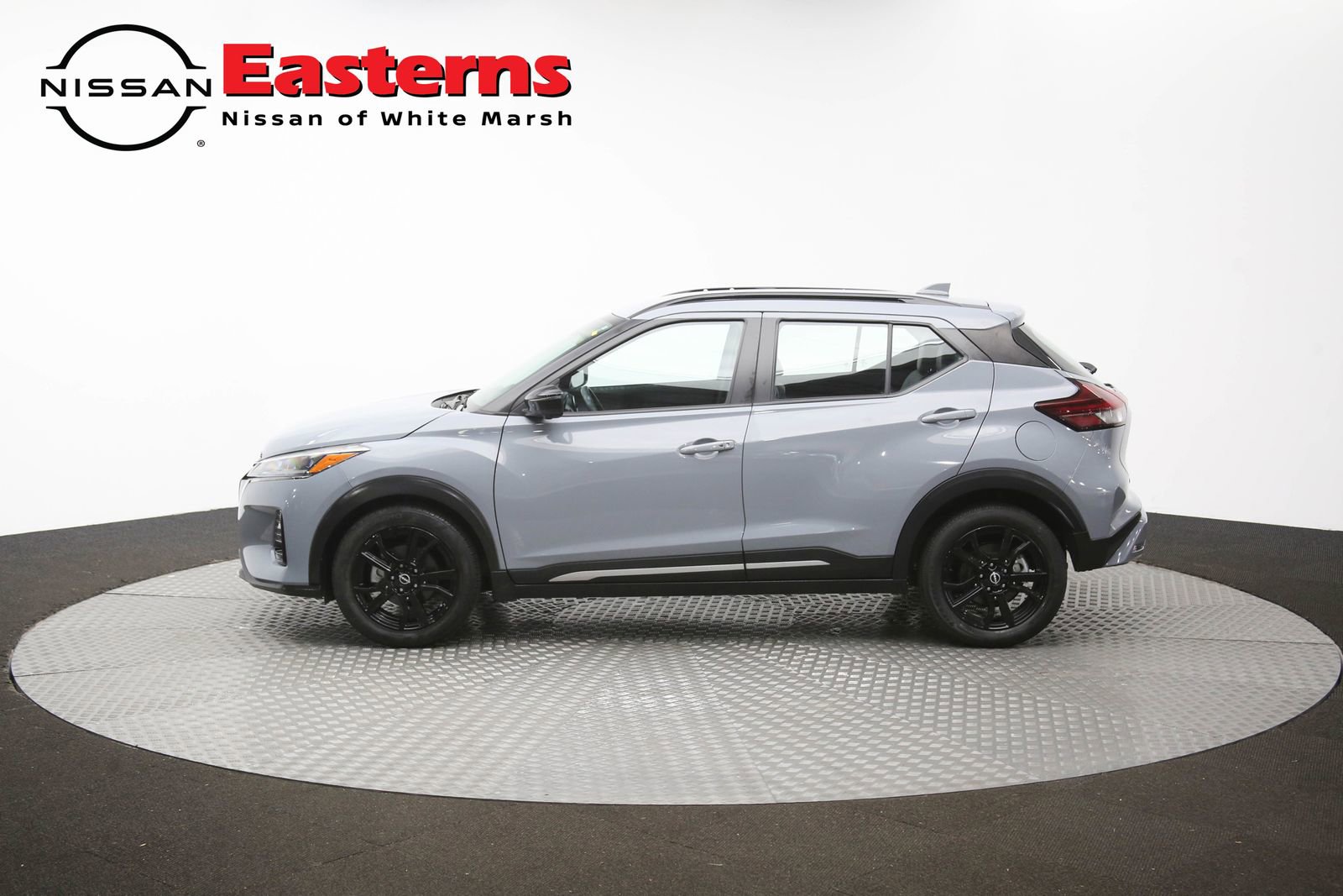 Used 2023 Nissan Kicks SR w/ SR Premium Package FWD image 59
